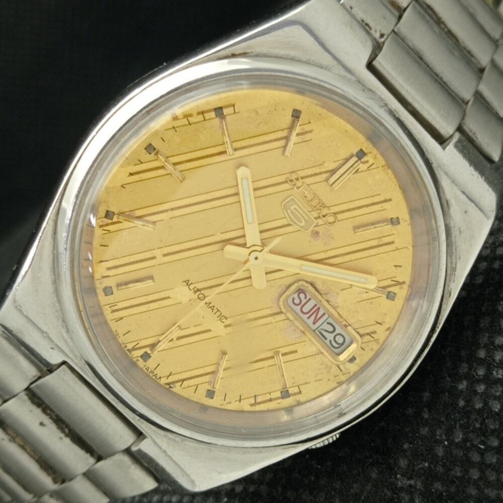 Vintage 1984 Seiko Automatic Mens Silver Watch W/daydate & Gold accents
